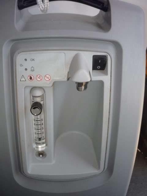 NIDEK NUVO MARK 5 OXYGEN CONCENTRATOR